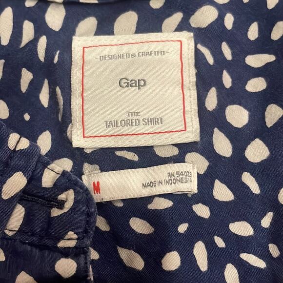 Gap navy blue + white button down dotted blouse tailored shirt size medium - Picture 5 of 7